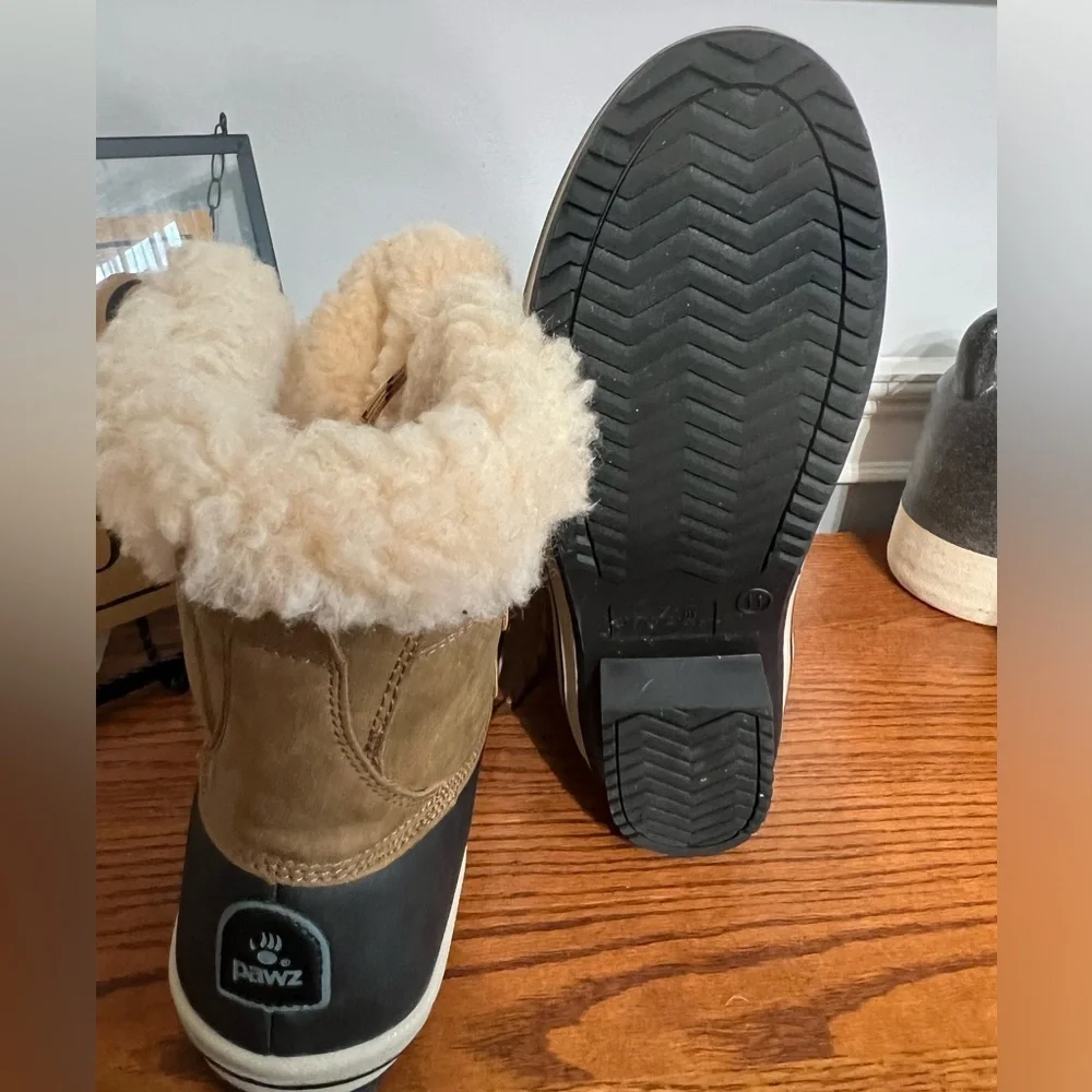 PAWZ -Women's Ginnie Boots Women’s Snowboots. NWOT - Picture 7 of 7